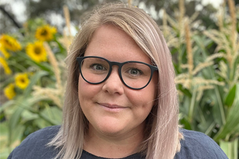 Portrait photo of Nikki Davey