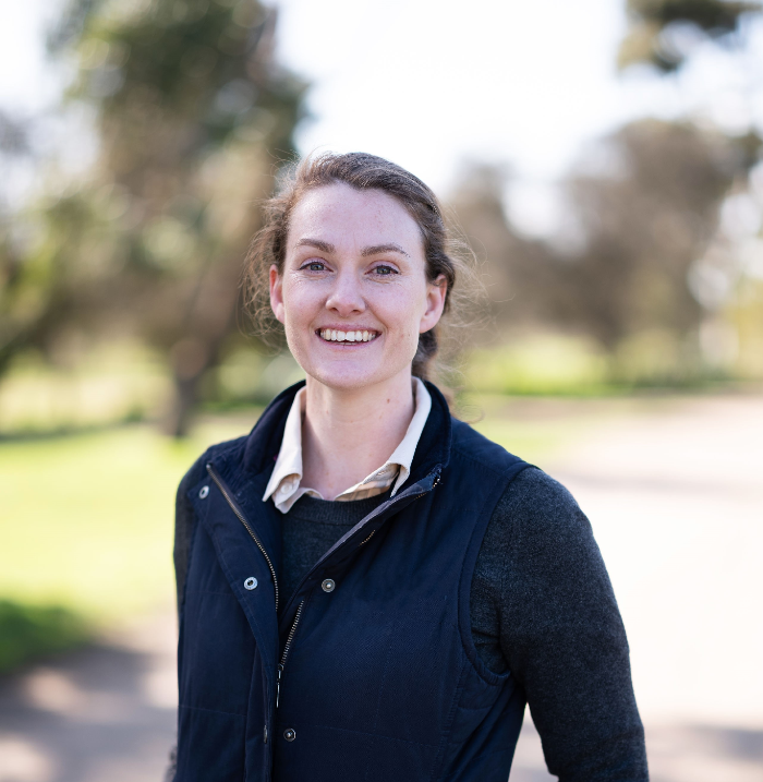 Head shot of Dee Commins.